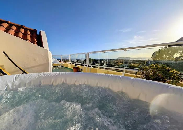 Oasis On The Gulf With A Sea View - Unique Roof