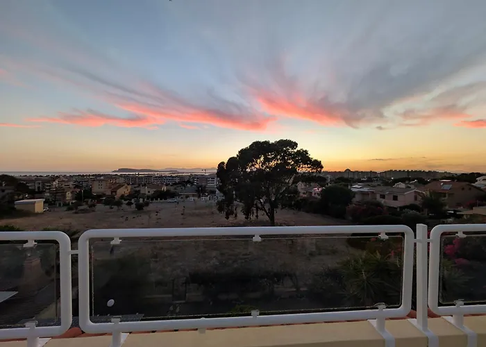 Oasis On The Gulf With A Sea View - Unique Roof