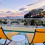 Oasis On The Gulf With A Sea View - Unique Roof