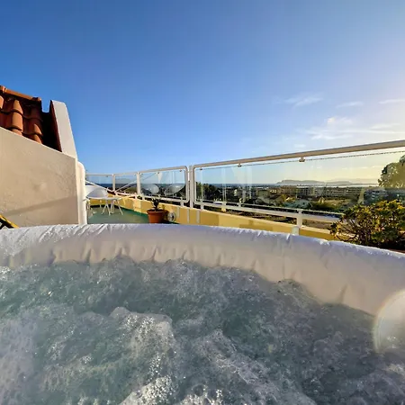 Oasis On The Gulf With A Sea View - Unique Roof