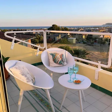 Oasis On The Gulf With A Sea View - Unique Roof